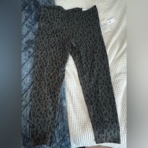 Old Navy Active Olive and Black Animal Print Leggings